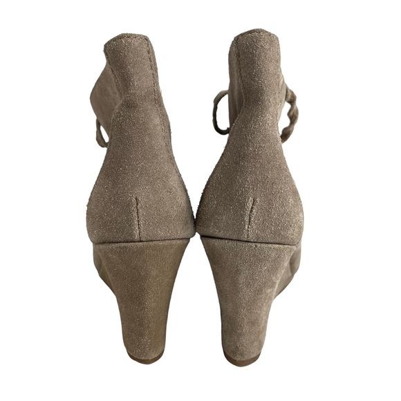 DV Dolce Vita Pellie Suede Wedge Ankle Booties Round Toe Taupe Woman’s US Size 7 - Picture 11 of 16